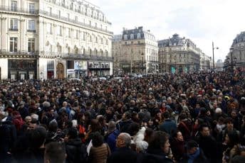 Žuti prsluci opet na ulicama Pariza, na demonstracijama povrijeđeno 20 osoba Žuti prsluci opet na ulicama Pariza, na demonstracijama povrijeđeno 20 osoba
