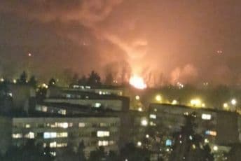 Gori splav na Savskom keju (VIDEO) Gori splav na Savskom keju (VIDEO)