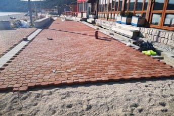 Počelo popločavanje staze na Jazu Počelo popločavanje staze na Jazu