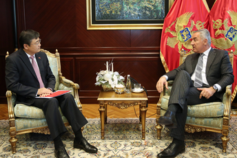 Đukanović očekuje da će CRBC završiti prvu dionicu auto-puta u roku Đukanović očekuje da će CRBC završiti prvu dionicu auto-puta u roku