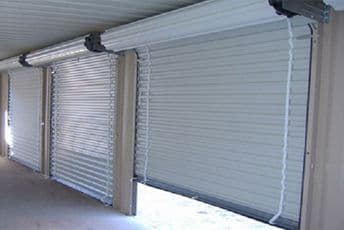 Otklanjao kvar pa ga usmrtila rolo-vrata Otklanjao kvar pa ga usmrtila rolo-vrata