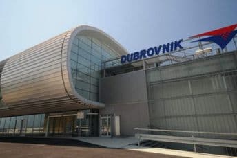 Avion prinudno sletio u Dubrovnik, putnik preminuo tokom leta Avion prinudno sletio u Dubrovnik, putnik preminuo tokom leta
