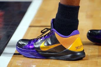 "Najk" stopirao prodaju patika sa imenom Kobija Brajanta "Najk" stopirao prodaju patika sa imenom Kobija Brajanta