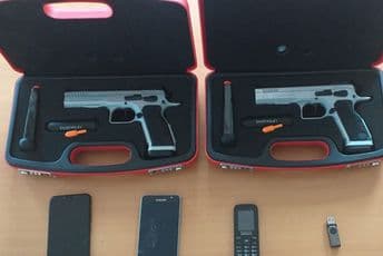 Cetinjanin uhapšen, pronađena dva pištolja Cetinjanin uhapšen, pronađena dva pištolja