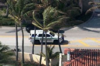 Incident kod Trampove rezidencije, policija pucala na vozilo Incident kod Trampove rezidencije, policija pucala na vozilo