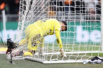 Golman primio gol sa centra kroz noge (VIDEO) Golman primio gol sa centra kroz noge (VIDEO)