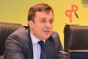 Vučić u najvećoj mjeri kontroliše litije, interes je prerastanje protesta u sukobe, vlast strah da mu na to ukaže Vučić u najvećoj mjeri kontroliše litije, interes je prerastanje protesta u sukobe, vlast strah da mu na to ukaže