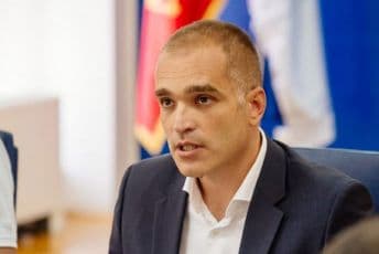 Popović: Ne stidim se svoje porodične imovine koju sam imao i prije stupanja na javnu funkciju Stevo Popović