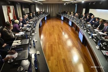 Vlada inicira najširi dijalog o temama ključnim za integraciju Crne Gore u EU Vlada inicira najširi dijalog o temama ključnim za integraciju Crne Gore u EU