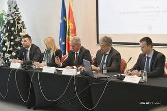 Neophodna ulaganja u stručni kadar i pružaoce usluga Neophodna ulaganja u stručni kadar i pružaoce usluga