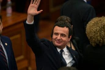 Kurti preuzeo premijersku dužnost Foto: AP Photo/Visar Kryeziu / Aljbin Kurti