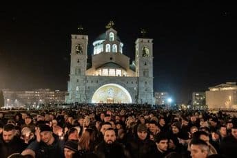 ISTRAŽIVANJE: Većina građana Srbije smatra da Crna Gora otima imovinu SPC, samo petina misli da Srbija ne treba da se uopšte miješa Sa jednog od molebana u Podgorici
