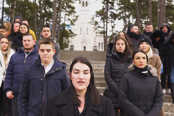 Savjet mladih DPS-a Nikšić posjetio crkvu Svetog Vasilija Ostroškog Savjet mladih DPS-a Nikšić posjetio crkvu Svetog Vasilija Ostroškog