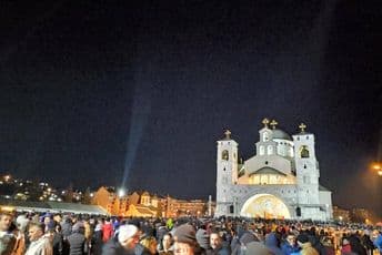 Hiljade ljudi na litiji u Podgorici, Amfilohije: Sveta Gora zadivljena ovim šo se dešava u Crnoj Gori Hiljade ljudi na litiji u Podgorici, Amfilohije: Sveta Gora zadivljena ovim šo se dešava u Crnoj Gori