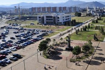 Za dva mjeseca još 200 parking mjesta kod Rektorata Za dva mjeseca još 200 parking mjesta kod Rektorata