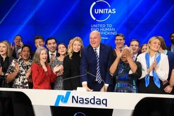 Osnivač UNITAS-a Ljubiša Krstajić zatvorio Nasdaq berzu tradicionalnim udarcem u zvono