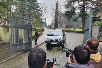 Završen sastanak Markovića i Amfilohija u Vili Gorica Amfilohije napušta Vilu Gorica