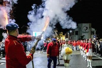 Pogledajte kako je bilo na otvaranju 51. Praznika mimoze Pogledajte kako je bilo na otvaranju 51. Praznika mimoze