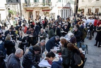 Kotorani zadovoljni prvim danom Zimskog karnevala Kotorani zadovoljni prvim danom Zimskog karnevala