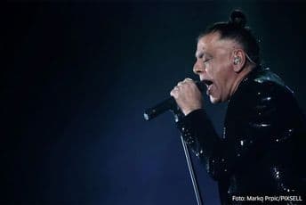 "Zauvijek je zaspao": Parni valjak se pjesmom oprostio od Akija "Zauvijek je zaspao": Parni valjak se pjesmom oprostio od Akija