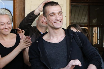 Uhapšen ruski aktivista koji je seks-snimkom srušio Makronovog kandidata Pjotr Pavlenski