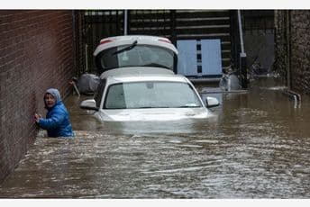 Oluja Denis hara Velikom Britanijom (VIDEO) Oluja Denis hara Velikom Britanijom (VIDEO)