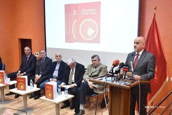 Darmanović: Dijaspora će dati puni doprinos u odbrani Crne Gore Darmanović: Dijaspora će dati puni doprinos u odbrani Crne Gore