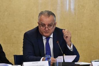 Zenka: Neka dani nastupajućeg Bajrama budu ispunjeni vjerom u vrijednosti univerzalnog dobra, ljubavi, uvažavanja i poštovanja između svih ljudi Zenka: Neka dani nastupajućeg Bajrama budu ispunjeni vjerom u vrijednosti univerzalnog dobra, ljubavi, uvažavanja i poštovanja između svih ljudi