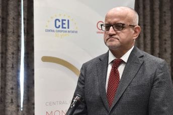 Darmanović: Partije su jače od institucija, Crna Gora je odavno u velikoj mjeri partitokratizovano društvo Darmanović: Partije su jače od institucija, Crna Gora je odavno u velikoj mjeri partitokratizovano društvo