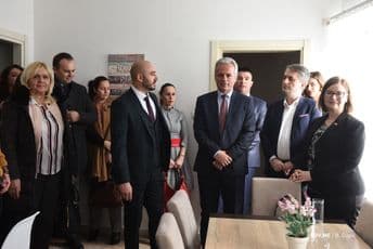 Nuhodžić, Purišić i Rajnke obišli Sklonište za žrtve trgovine ljudima Nuhodžić, Purišić i Rajnke obišli Sklonište za žrtve trgovine ljudima