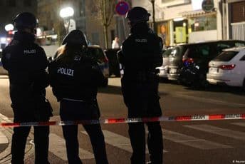Krvoproliće u Njemačkoj: Najmanje osmoro ljudi ubijeno u pucnjavi (VIDEO) Krvoproliće u Njemačkoj: Najmanje osmoro ljudi ubijeno u pucnjavi (VIDEO)