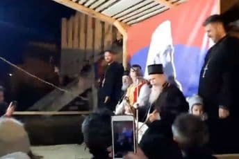 Amfilohije u Pljevljima pjeva uz gusle (VIDEO) Amfilohije u Pljevljima pjeva uz gusle (VIDEO)