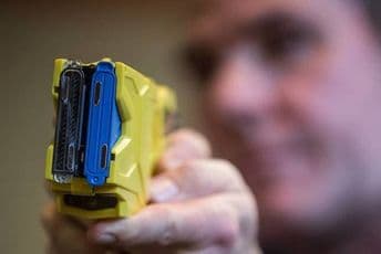 Zatvorska policija dužiće duge cijevi, električne paralizatore, skenere, detektore droge… Zatvorska policija dužiće duge cijevi, električne paralizatore, skenere, detektore droge…