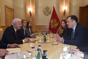 Marković sa predstavnicima CEMI-ja: Unaprijediti izborni sistem i ojačati povjerenje u institucije Marković sa predstavnicima CEMI-ja: Unaprijediti izborni sistem i ojačati povjerenje u institucije