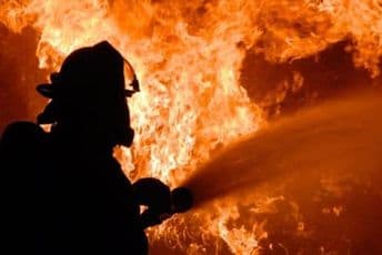 Spriječeno da požar zahvati kuće na Bogetićima Spriječeno da požar zahvati kuće na Bogetićima