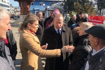 Rožaje: Vuksanović Stanković prikupljala potpise za Zakon o PIO Sdp u Rožajama