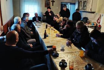 Mandić obilazi članstvo: Razgovaraju o konkrenim akcijama protiv Zakona Mandić obilazi članstvo: Razgovaraju o konkrenim akcijama protiv Zakona