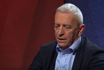 Popović: Litije kao Kju-kluks-klan, Ostrog liči na buvljak Popović: Litije kao Kju-kluks-klan, Ostrog liči na buvljak