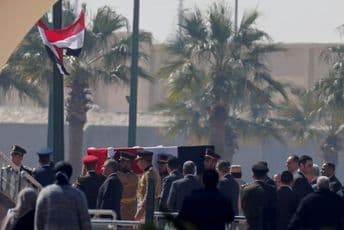 Mubarak sahranjen uz najveće državne počasti Mubarak sahranjen uz najveće državne počasti