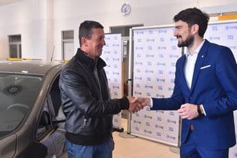 Marko Asanović iz Podgorice dobitnik automobila ''Opel Astra Enjoy'' Marko Asanović iz Podgorice dobitnik automobila ''Opel Astra Enjoy''