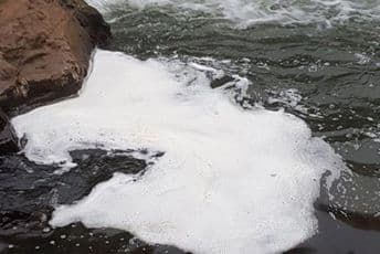 Krivične prijave protiv „Mesoprometa“, „Milke MDK“ i dva lica zbog zagađivanja Lima Krivične prijave protiv „Mesoprometa“, „Milke MDK“ i dva lica zbog zagađivanja Lima