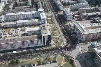 Pogledajte snimak današnje litije iz drona (VIDEO) Pogledajte snimak današnje litije iz drona (VIDEO)