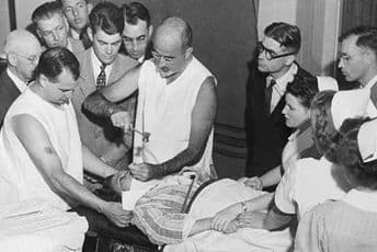 Bizarne medicinske prakse u prošlosti: Od puštanja krvi do heroina protiv kašlja Bizarne medicinske prakse u prošlosti: Od puštanja krvi do heroina protiv kašlja