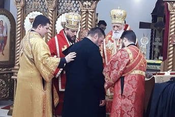 Konstantinović: Fejsbuk nalog mi je hakovan, ne nasijedajte na laži srpskih tabloida i portala Konstantinović: Fejsbuk nalog mi je hakovan, ne nasijedajte na laži srpskih tabloida i portala