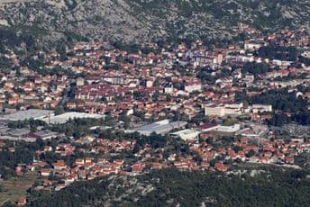 Policija zabranila litiju na Cetinju Policija zabranila litiju na Cetinju