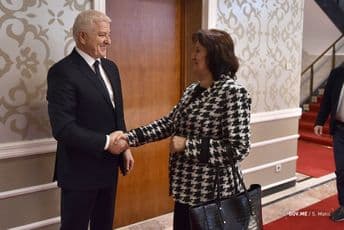 Marković sa rukovodstvom Dnevnih novina: Zajedno do mjera za bolji položaj medija Marković sa rukovodstvom Dnevnih novina: Zajedno do mjera za bolji položaj medija