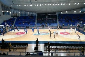 Duel Cedevita Olimpije i Budućnosti Voli pred praznim tribinama Duel Cedevita Olimpije i Budućnosti Voli pred praznim tribinama