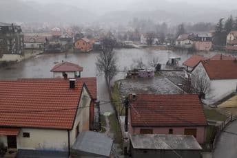Potop na Cetinju, vatrogasci intervenišu u Giposu Potop na Cetinju, vatrogasci intervenišu u Giposu