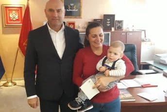 Carević donirao mjesečnu zaradu Carević donirao mjesečnu zaradu