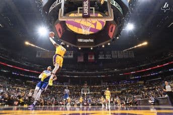 Lebron najavio filmski završetak karijere: Posljednju sezonu ću igrati sa sinom Lebron najavio filmski završetak karijere: Posljednju sezonu ću igrati sa sinom